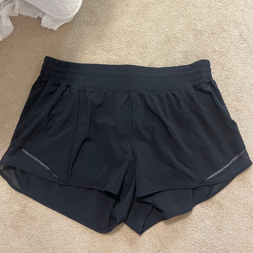 Lululemon Hotty Hot High-Rise Lined Short 2.5"